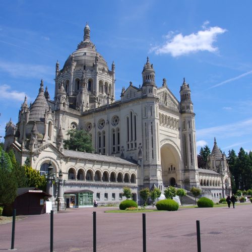 basilica-of-lisieux-2513117_1280